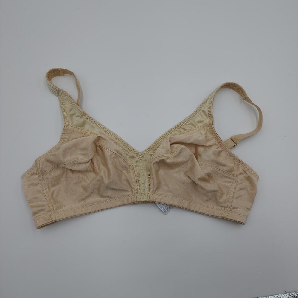 GELMART ESSENTIAL EMBOSSED SOFT CUP WIRELESS BRA SIZE 38C